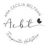 Logo em fundo branco. Na parte superior, em forma de arco, está escrito “Ana Cecília Beltran”. No centro, aparece a palavra “Acbt”, acompanhada de um pequeno desenho de borboleta à direita. Na parte inferior, também em curva, lê-se “Terapeuta Holística”. O conjunto transmite leveza, cuidado e sensibilidade.